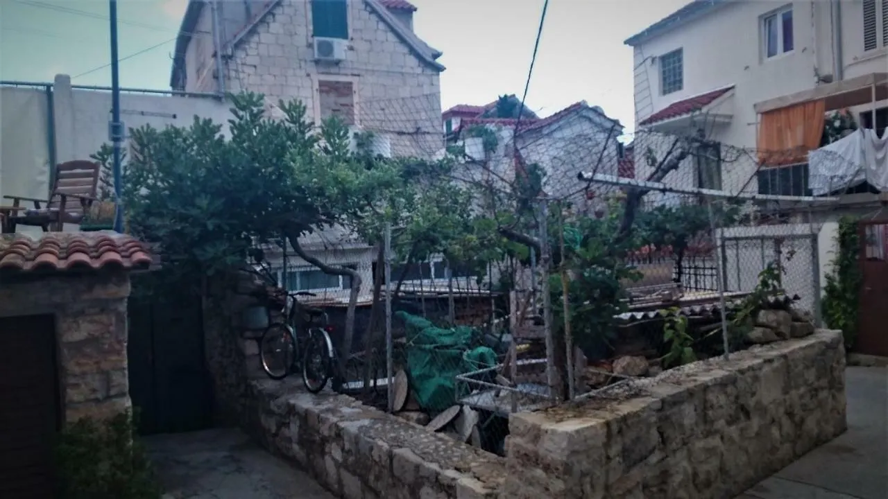Karmen'S Apartment Two سبليت