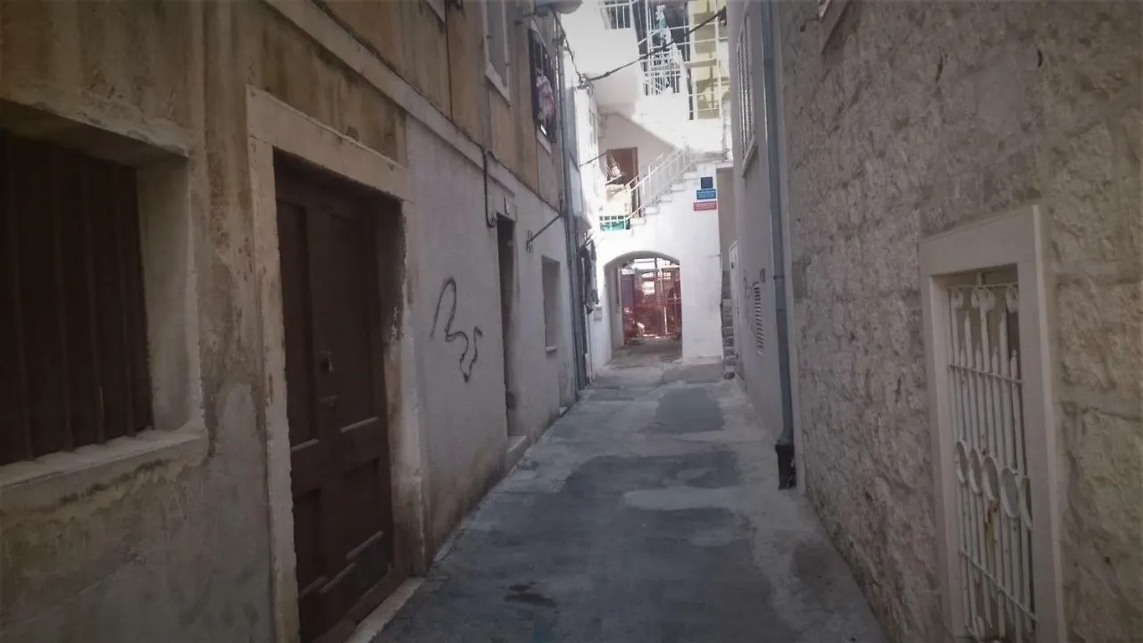 Karmen'S Apartment Two سبليت